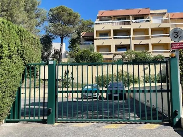 T2 Boulouris -St Raphael, 150 Metres De La Mer Saint-Raphaël 0*,  Francie